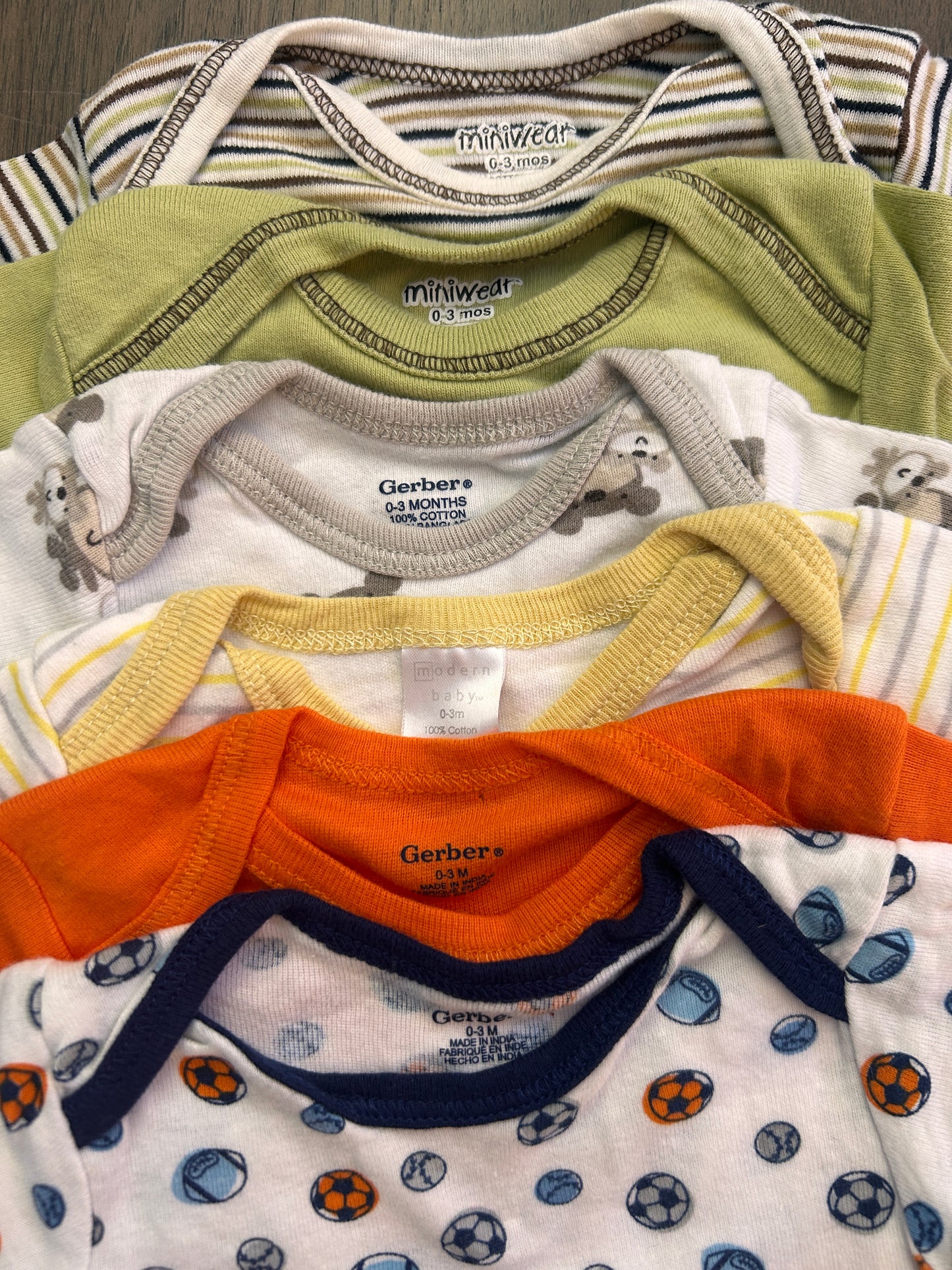 Lot of 6, boy short sleeved onesies, size 0-3 months