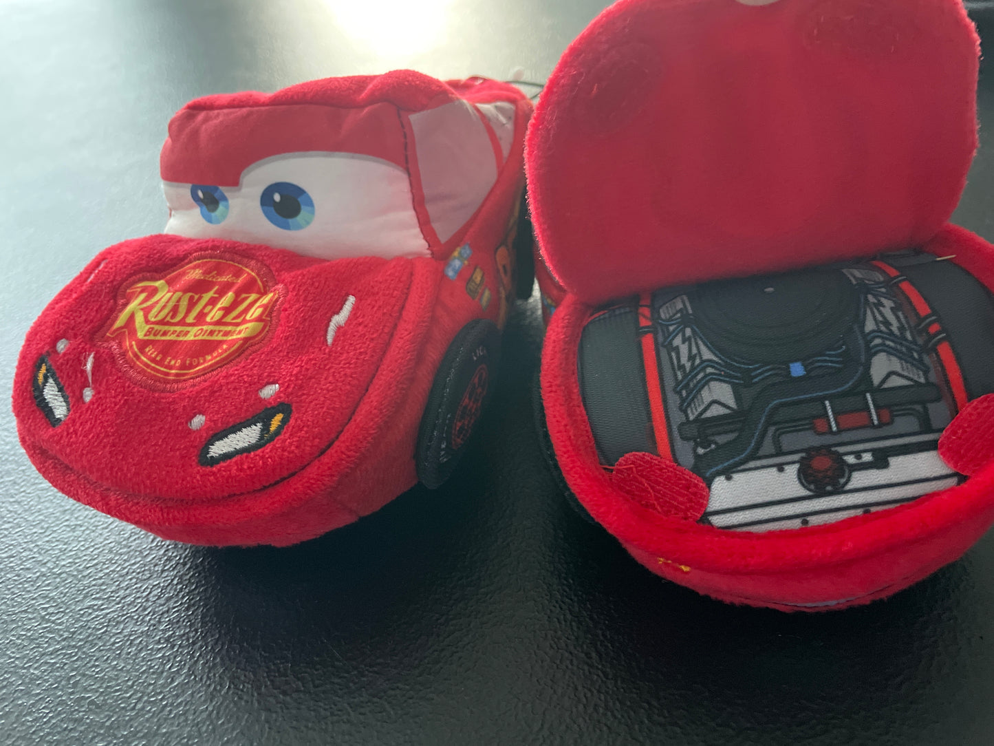 Disney Slippers, Toddler Boys Sz 5-6, Red Lightening McQueen