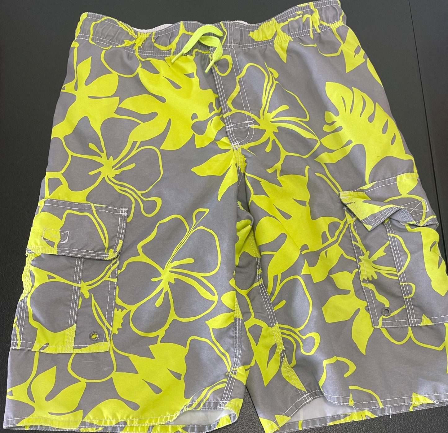 XL Boys Swim Trunks, Grey w/Yellow Hawaiian Print