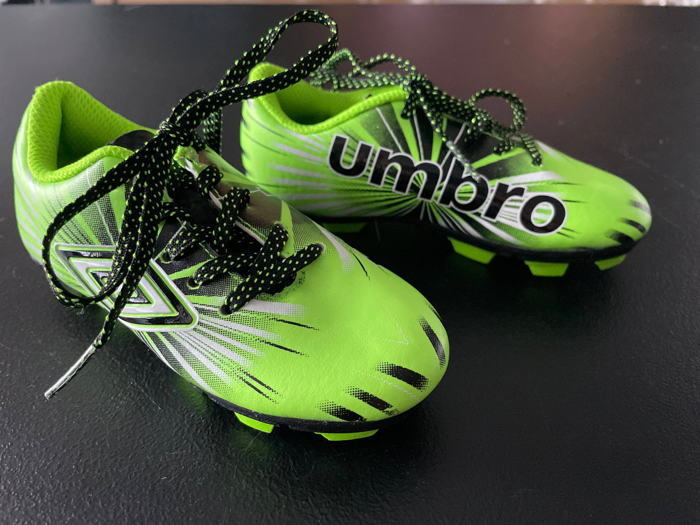 8K Kids Soccer Cleats, Neon Green & Black