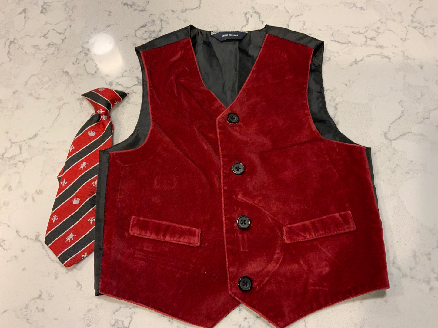 2T Boys Velvet Vest & Tie