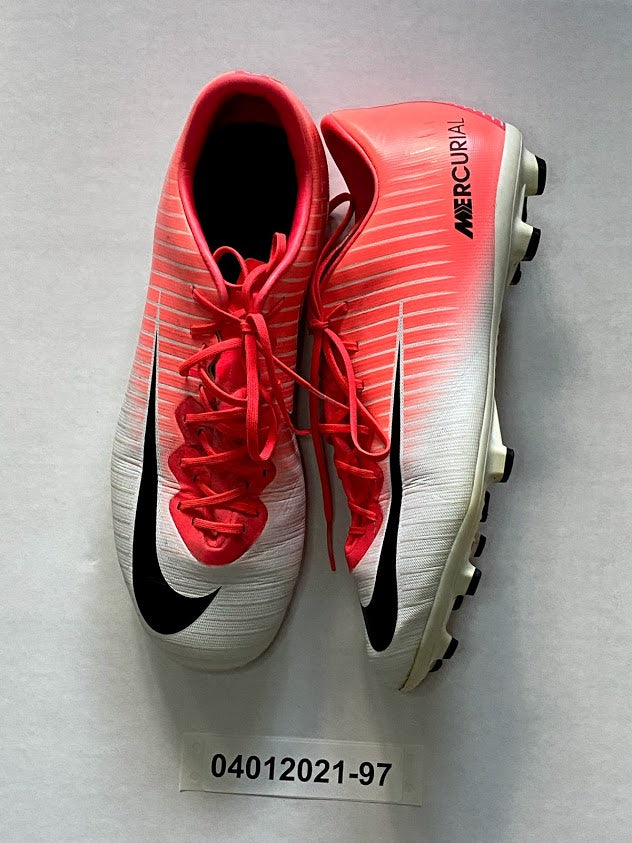 6 Youth Soccer Cleats