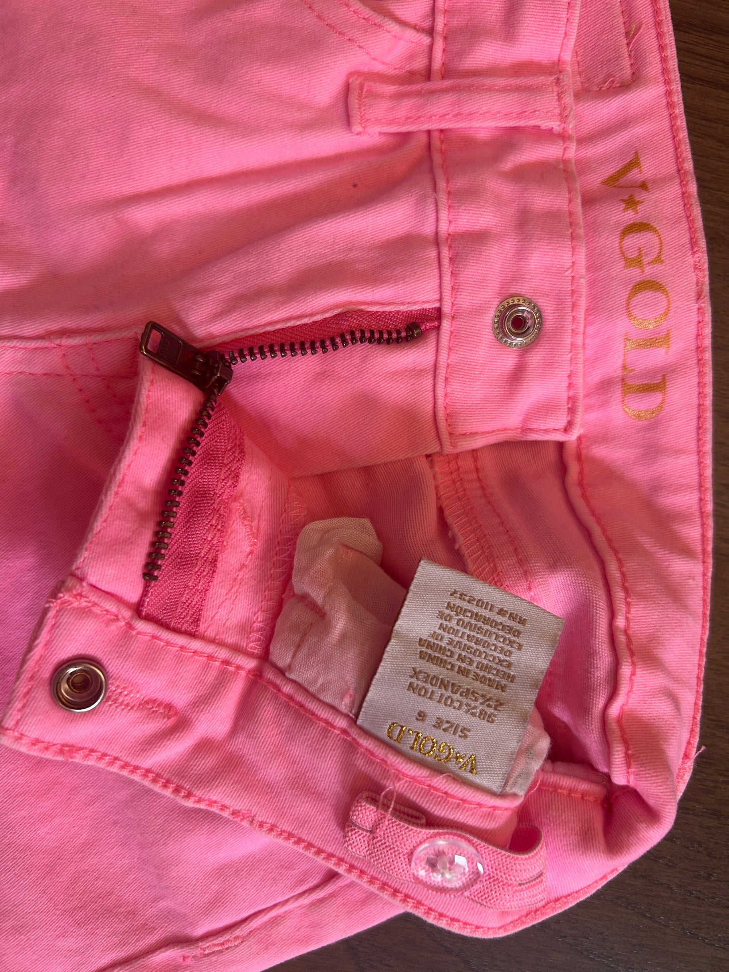 Lot of mixed brands, two skirts, one dress, three shorts, girl, size 6