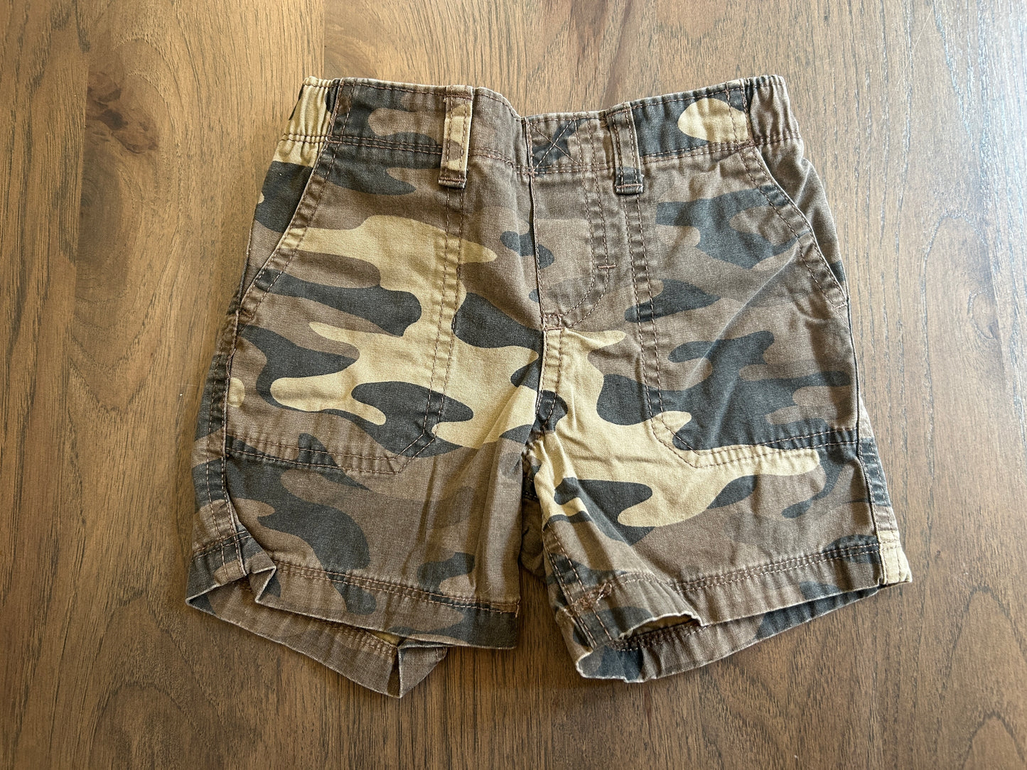 Lot of 5, boy shorts, size 12/18, 18 months