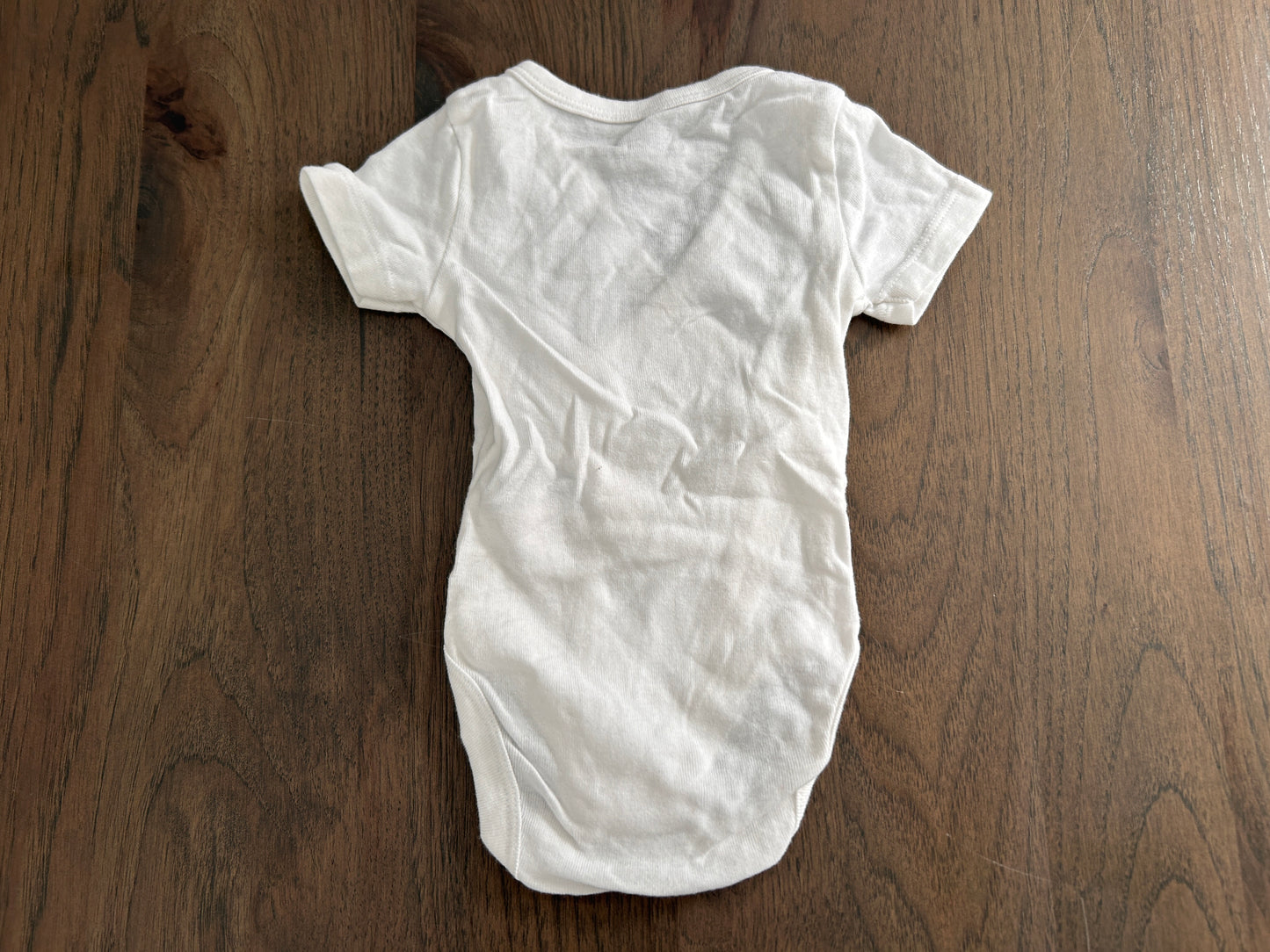 Lot of 6, boy, short sleeved onesies, size 0-3, 3-6 months