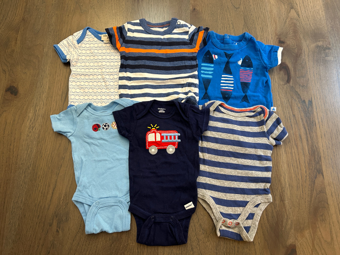Lot of mixed brands, six short sleeve onesies, two pants, boy, size 0-3, 3 months