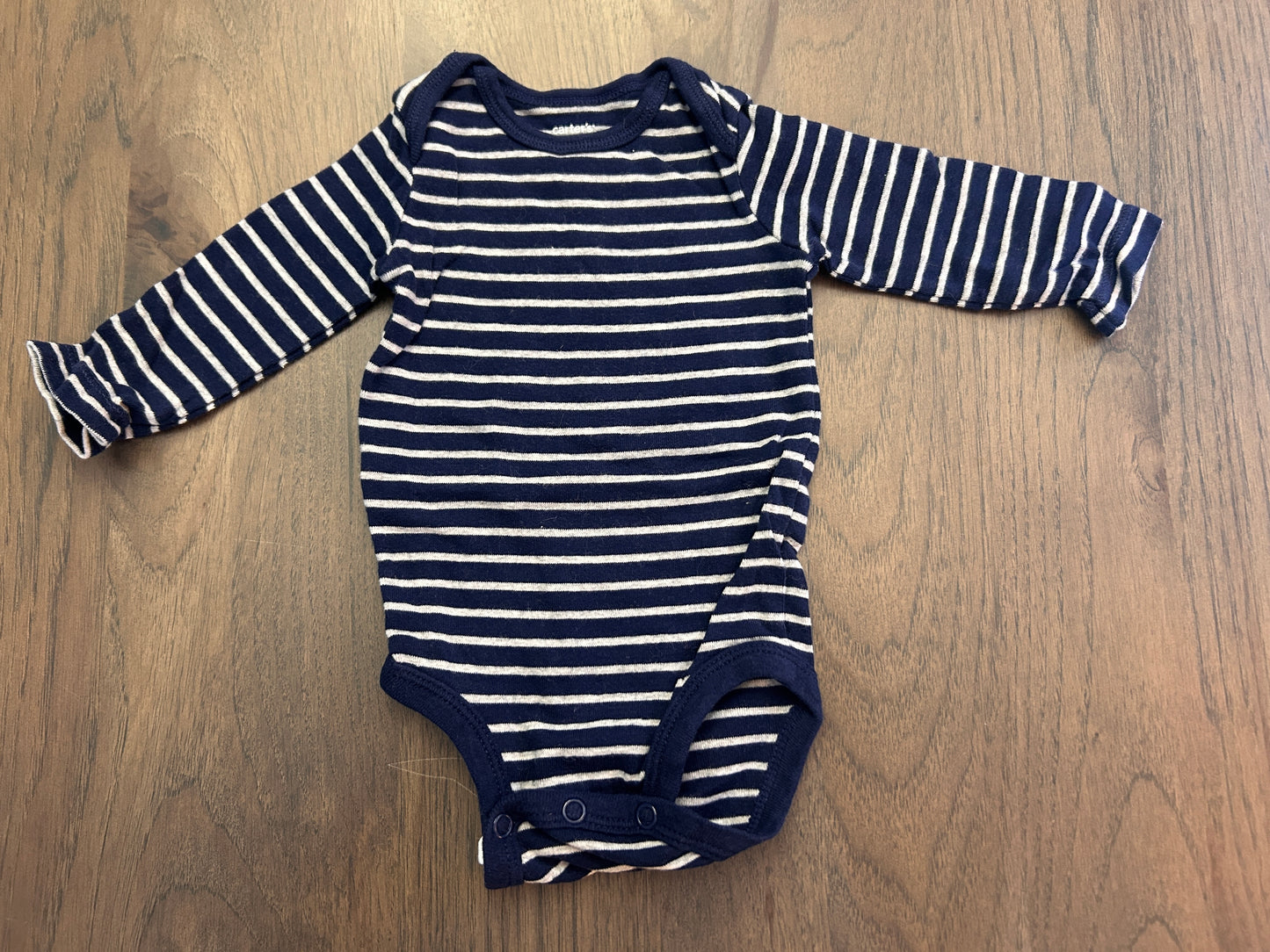 Lot of 6, boys long sleeved onesies, size 0-3, 3 months