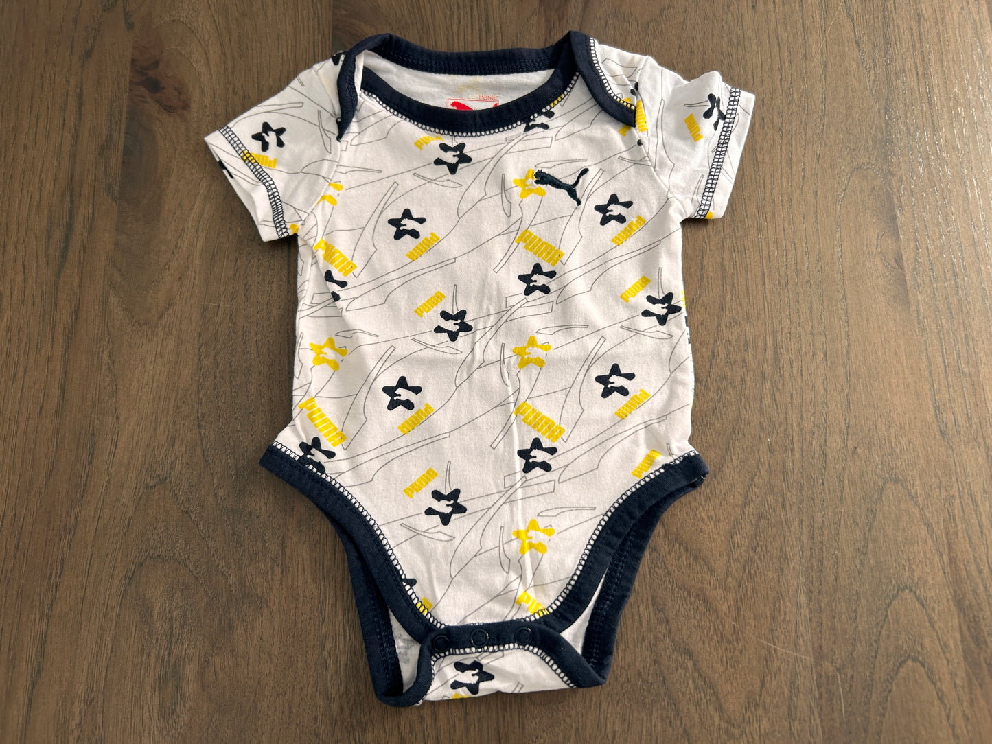 Lot of 6, boy, short sleeved onesies, size 0-3, 3-6 months