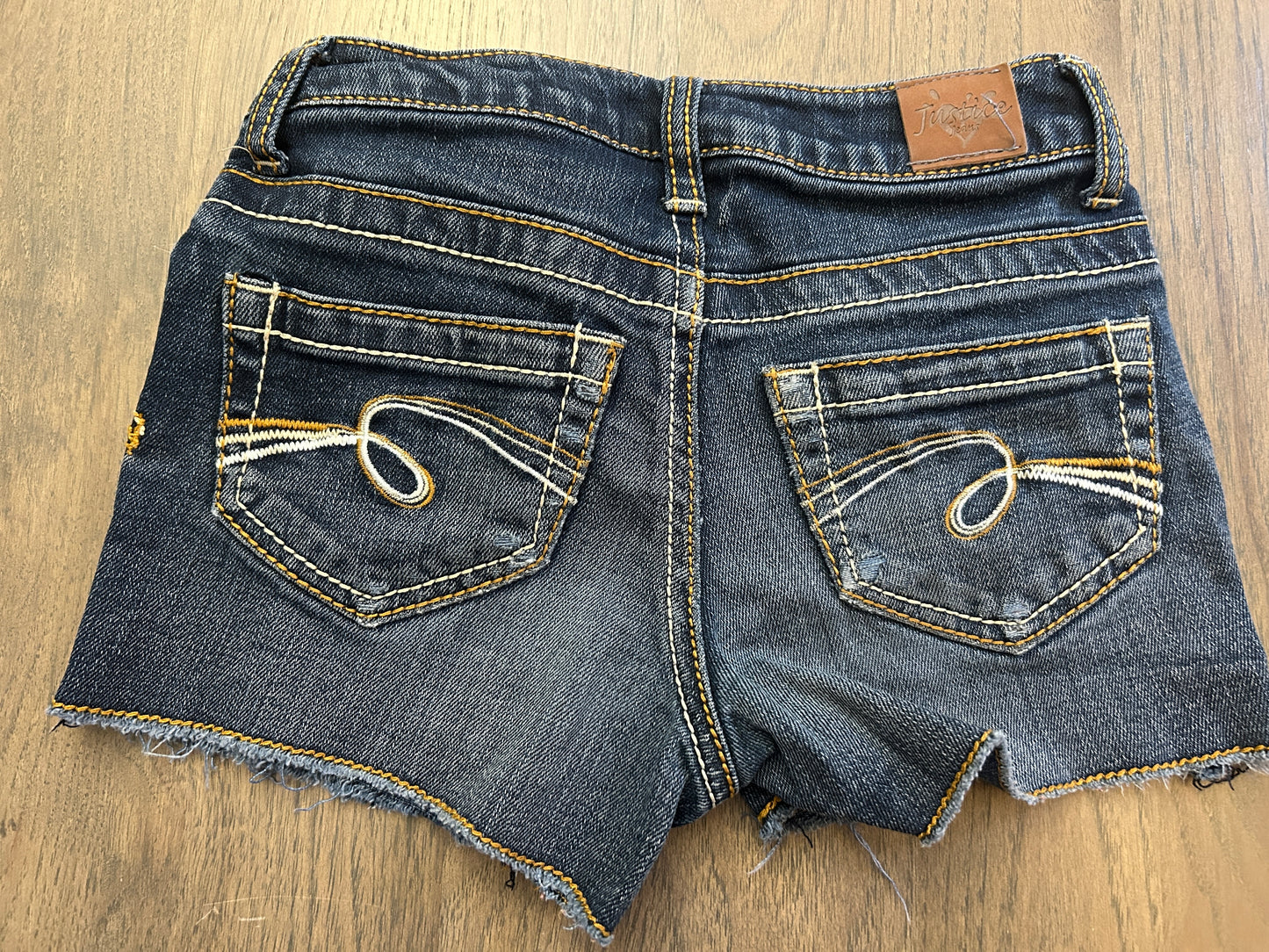 Lot of mixed brands, one dress, one tank, three shorts, one pant, girl, size 7