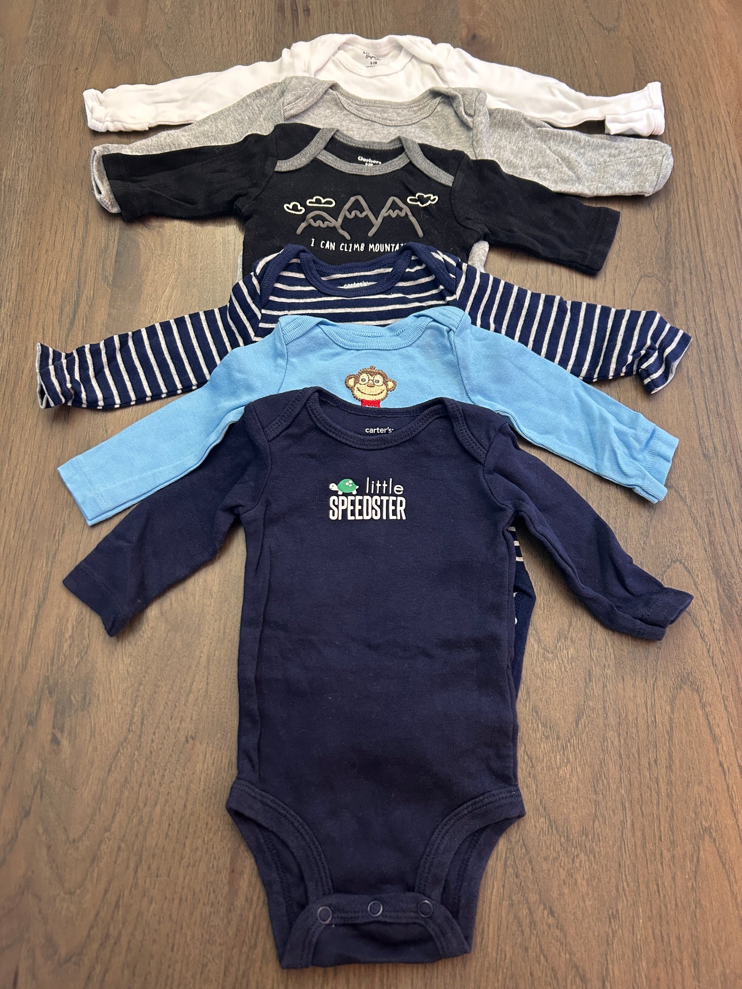 Lot of 6, boys long sleeved onesies, size 0-3, 3 months