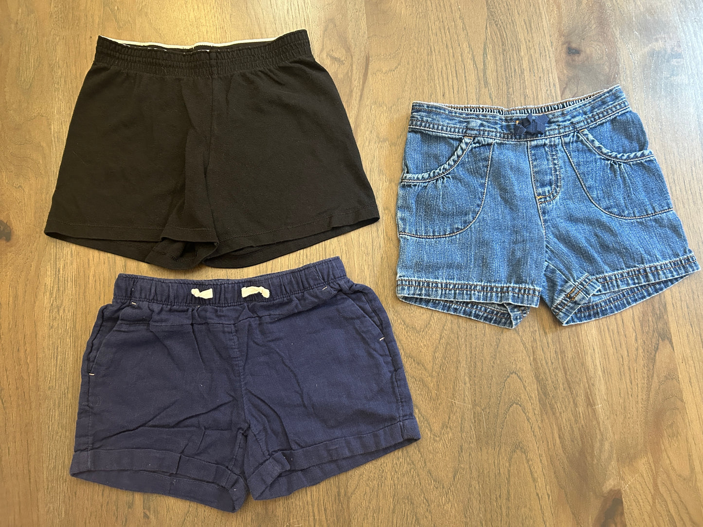Lot of mixed brands, five shorts, one shirt, one dress, girl, size 6