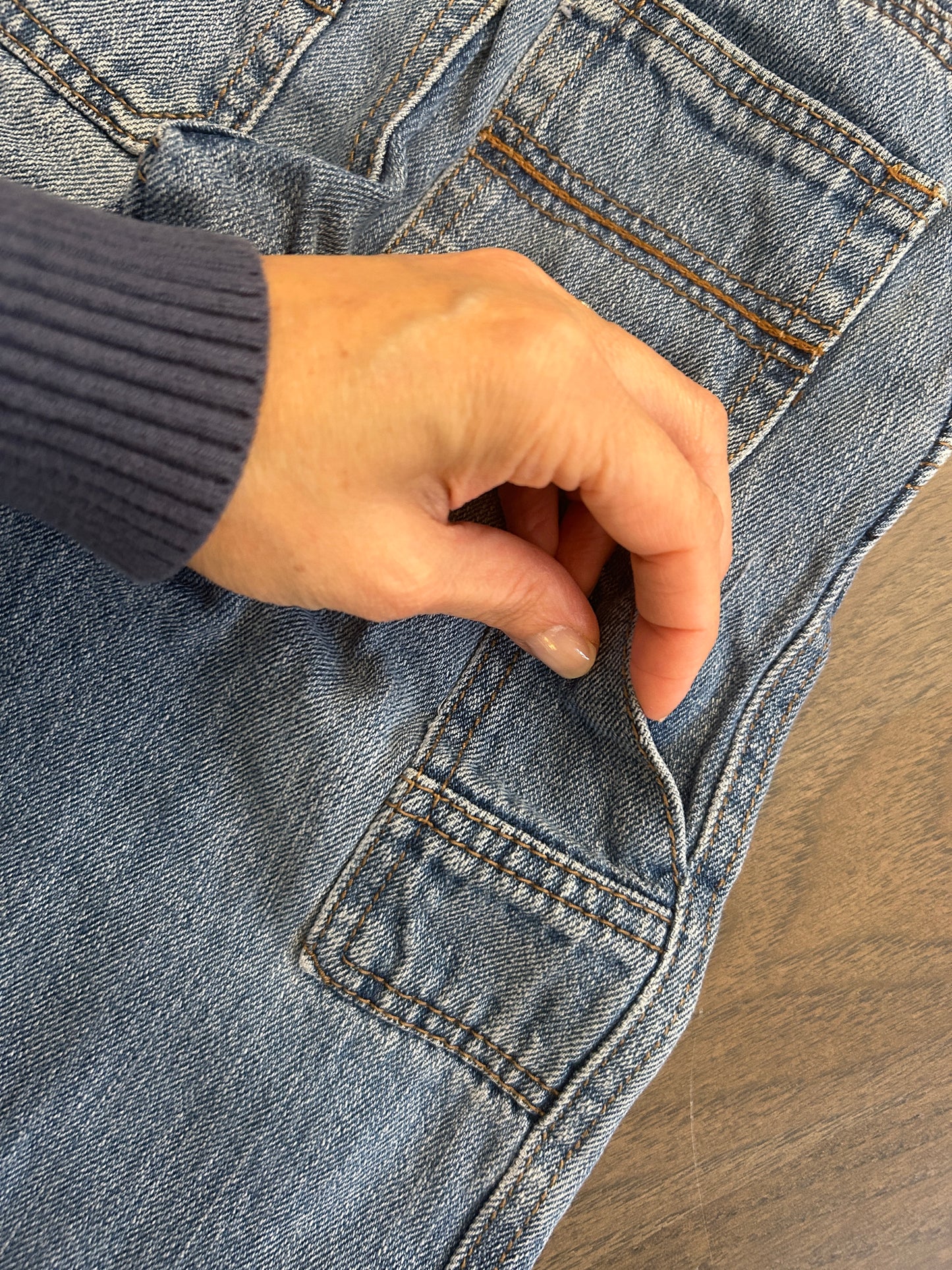 Lot of mixed brand, three short sleeve T-shirts, two long sleeve shirts, one tank top, two pants, boy, size 3T