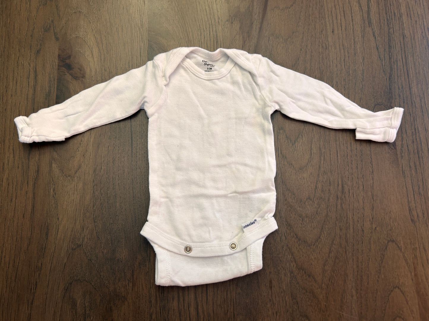 Lot of 6, boys long sleeved onesies, size 0-3, 3 months