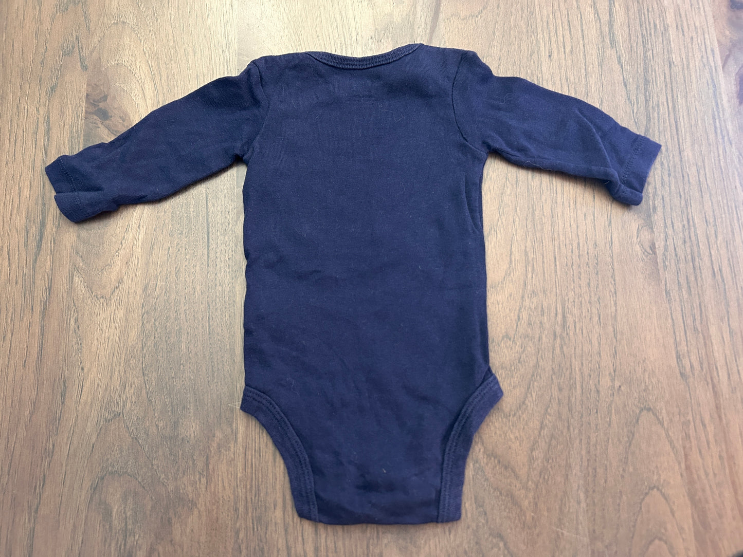 Lot of 6, boys long sleeved onesies, size 0-3, 3 months