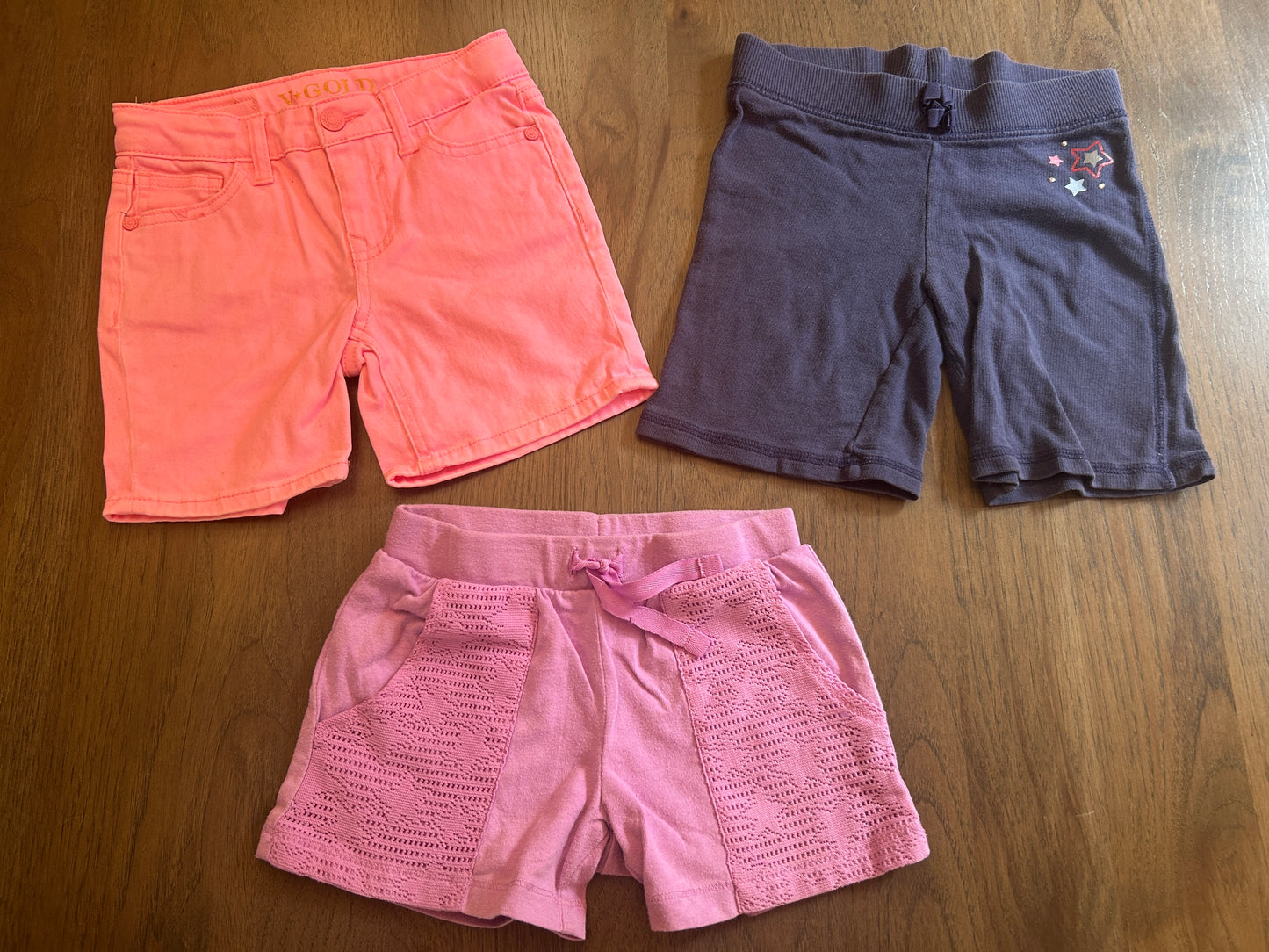 Lot of mixed brands, two skirts, one dress, three shorts, girl, size 6