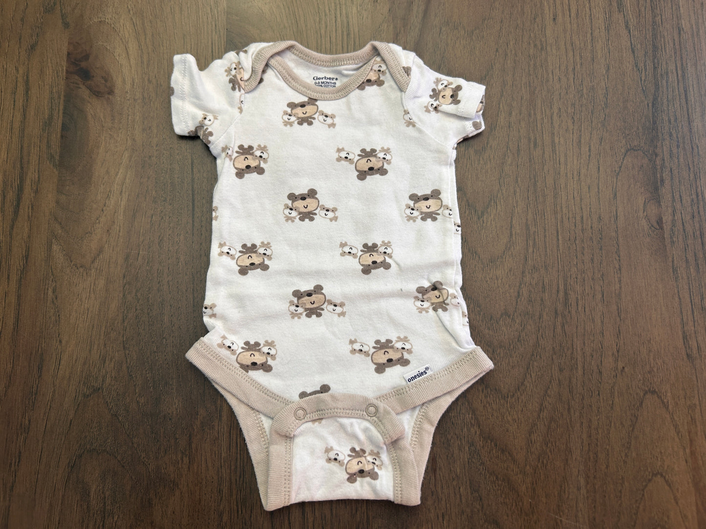 Lot of 6, boy short sleeved onesies, size 0-3 months