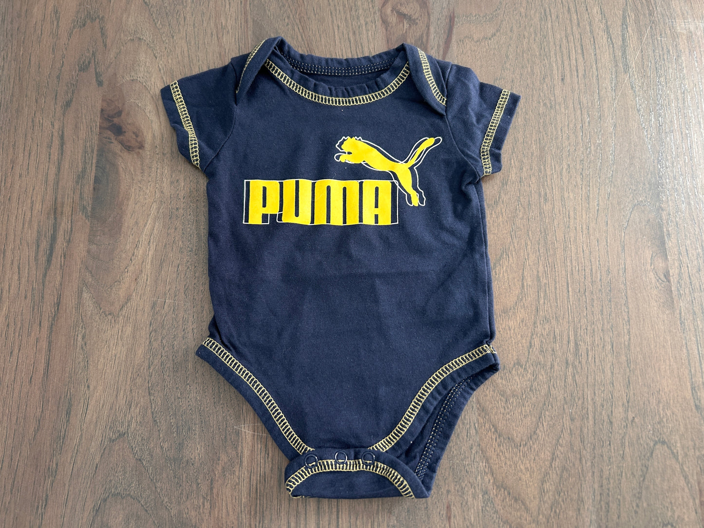 Lot of 6, boy, short sleeved onesies, size 0-3, 3-6 months