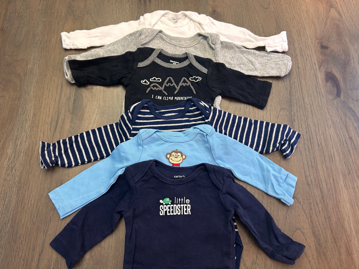 Lot of 6, boys long sleeved onesies, size 0-3, 3 months