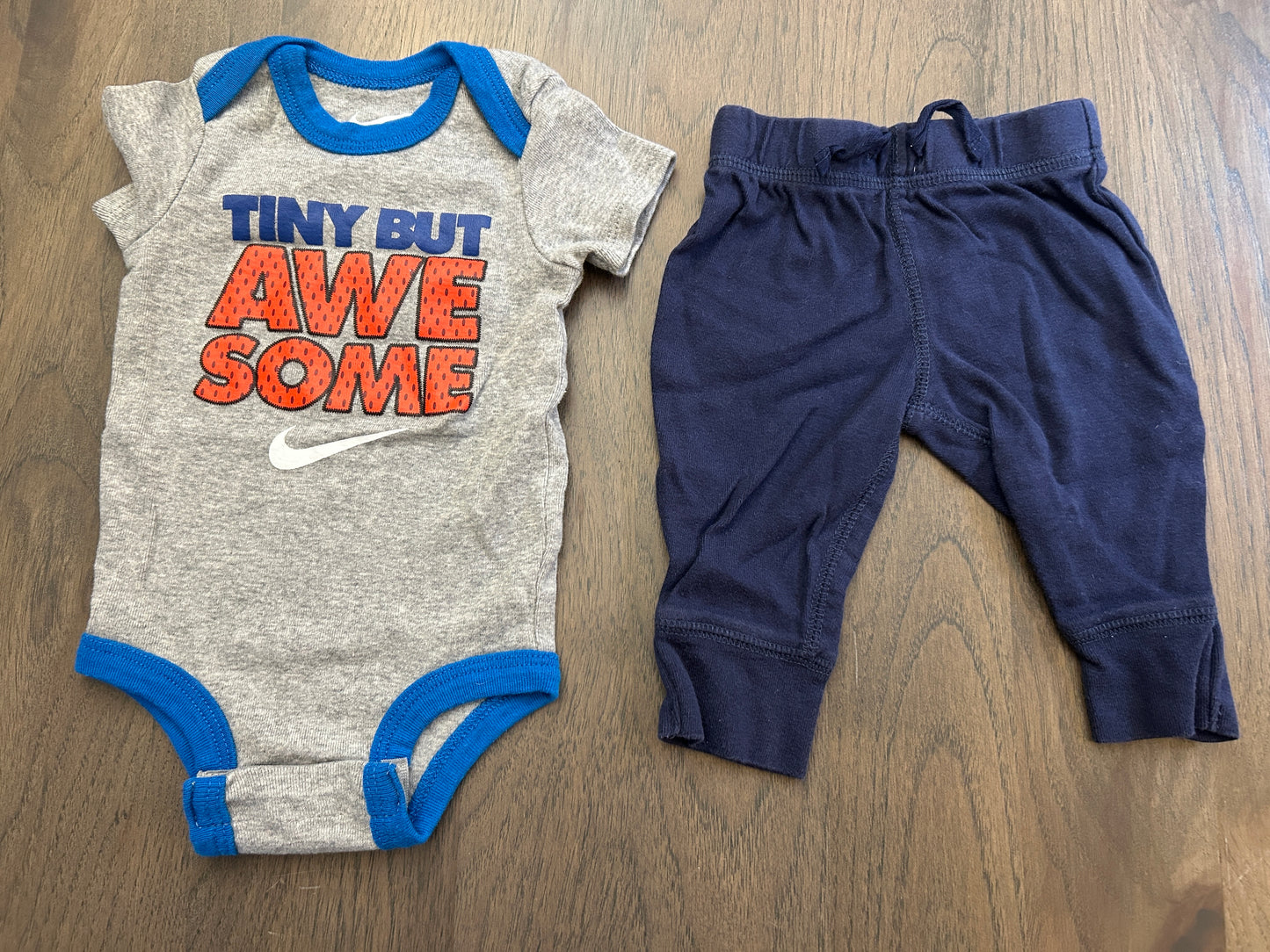 Lot of Carter’s, Nike, sweatshirt, pants, onesie, boy, size 3 months 0/6 months