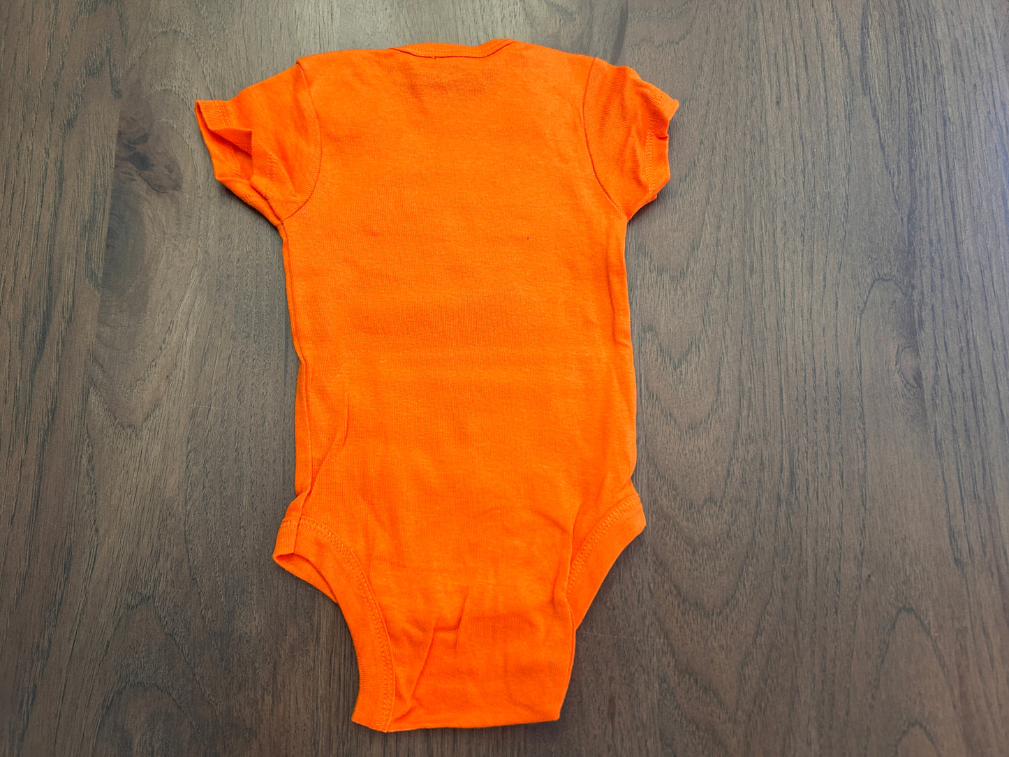 Lot of 6, boy short sleeved onesies, size 0-3 months