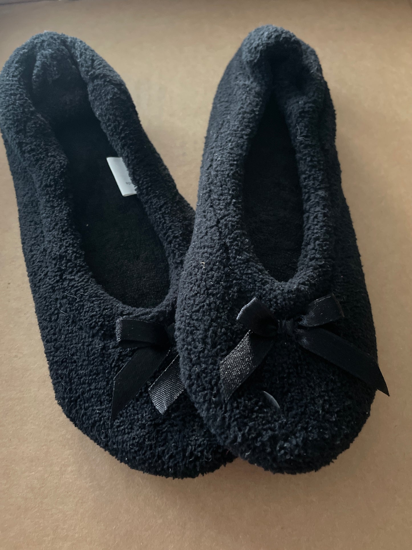 Slippers, Womens Sz 5-6, Black