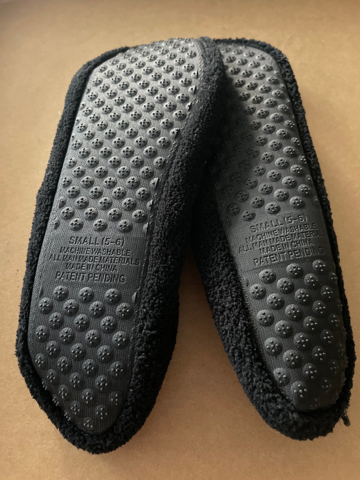 Slippers, Womens Sz 5-6, Black