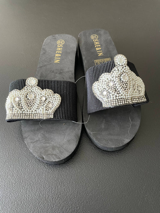 8 Womens Flip Flops, Black w/Crown