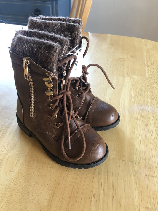 Toddler sz 9, Prairie boots, Tan