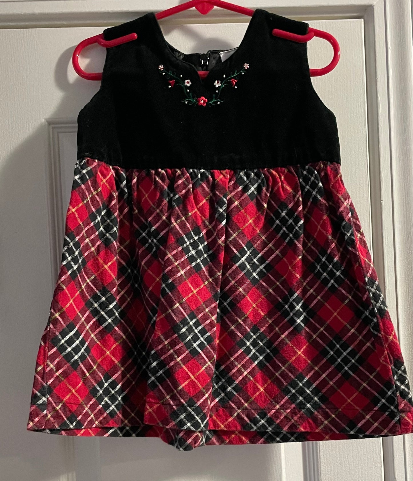 2 Girls Christmas Dress, Black & Red Plaid