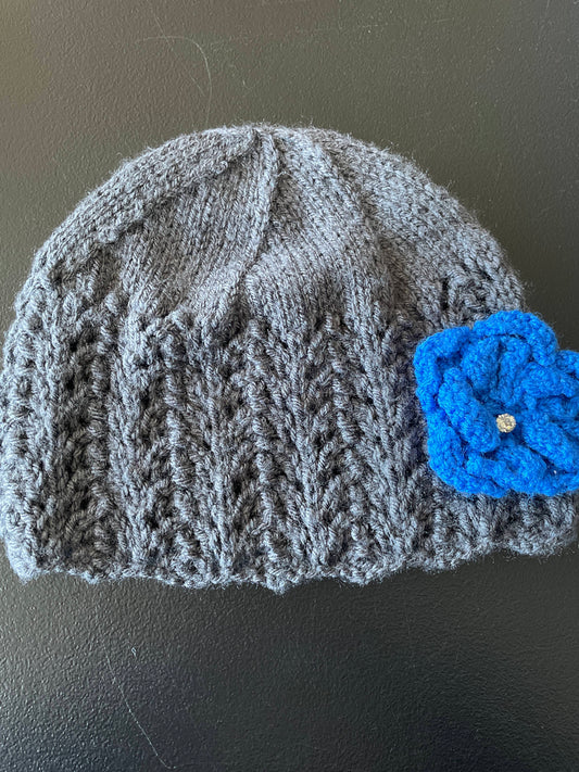 Teen Girls/Womens Kit Hat, Charcoal w/Blue Flower