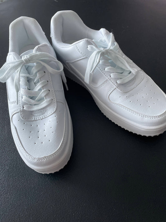 8 Womens Sneakers, White